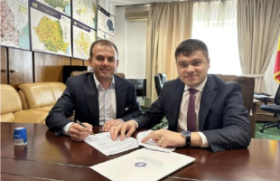 Emanuel Spătaru, Primarul Comunei Răzvad! Contract de 9 milioane lei semnat pentru asfaltare – modernizare străzi!